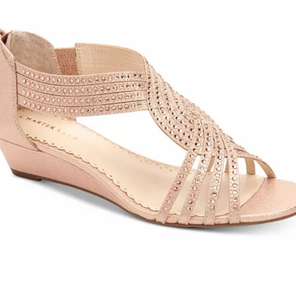 Charter Club's Ginifur sandals Size 6M
Zipper closure at back
1-1/8" wedge heel